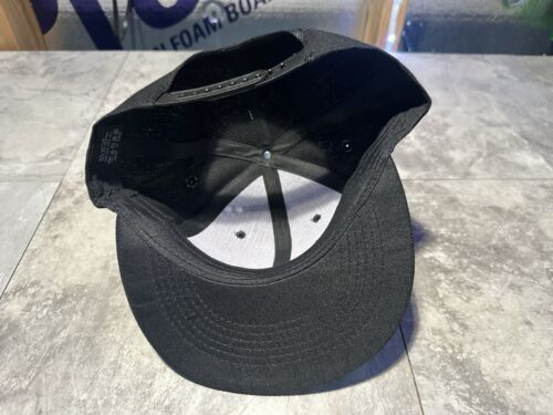 NWT New Century Black Throwback Philadelphia Eagles SnapBack Hat. Cap