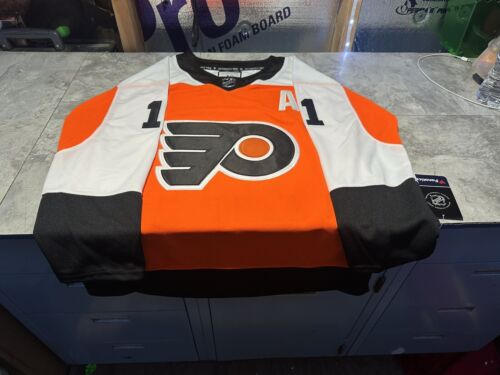 NWT Fantastics Philadelphia Flyers Travis Konecny Jersey Size 46 SMALL