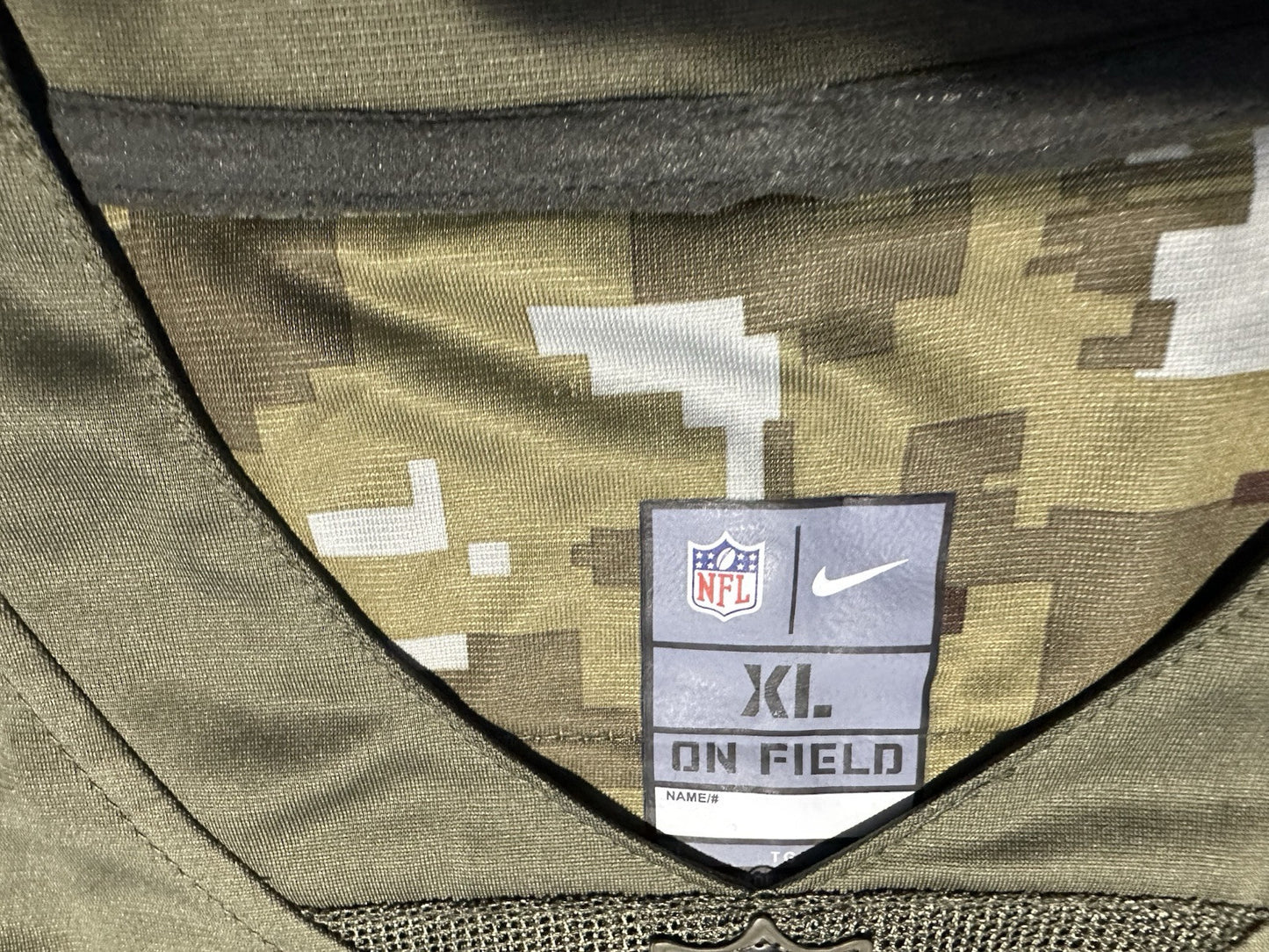 NWT Men’s Nike DeVonta Smith Military Veteran’s Day Jersey X-Large