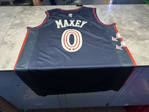NWT Men’s  Tyrese Maxey City Of Brotherly Love 76ers Sixers Jersey Small