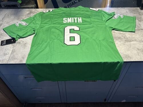NWT Nike Men’s Medium Devonta Smith Philadelphia Eagles Kelly Green Jersey