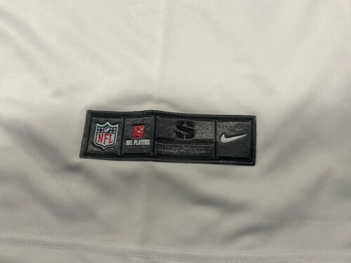NWT Men’s Medium Jason Kelce # 62 Philadelphia Eagles White Jersey Combo