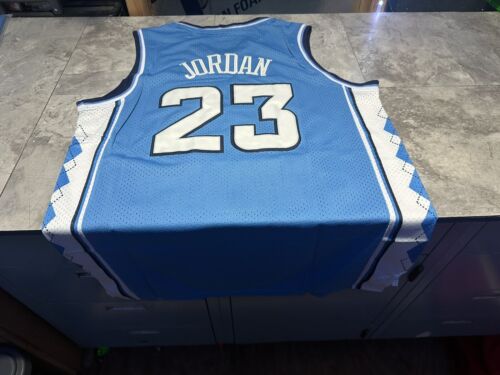 NWT Michael Jordan #23 North Carolina Elite Limited Jersey Blue Large