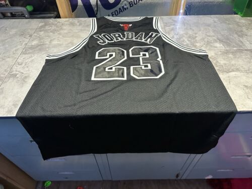 NWT Michael Jordan Retro Flight 8403 1984 Chicago Bulls Jersey Sie XL
