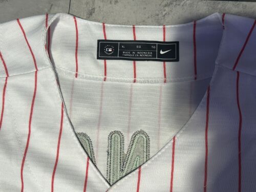 NWT Men's XL Philadelphia Phillies PHANATIC Jersey Size XLarge. Old logo