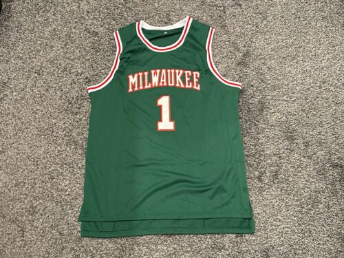 NWOT Oscar Robertson Green Milwaukee Bucks Jersey Mens Small