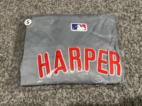 NWT Mens Small Bryce Harper #3 Stitched Gray Jersey.