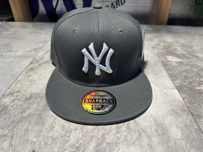 NWT Kipa Premium New York Yankees Gray/ White NY Hat Cap Lid