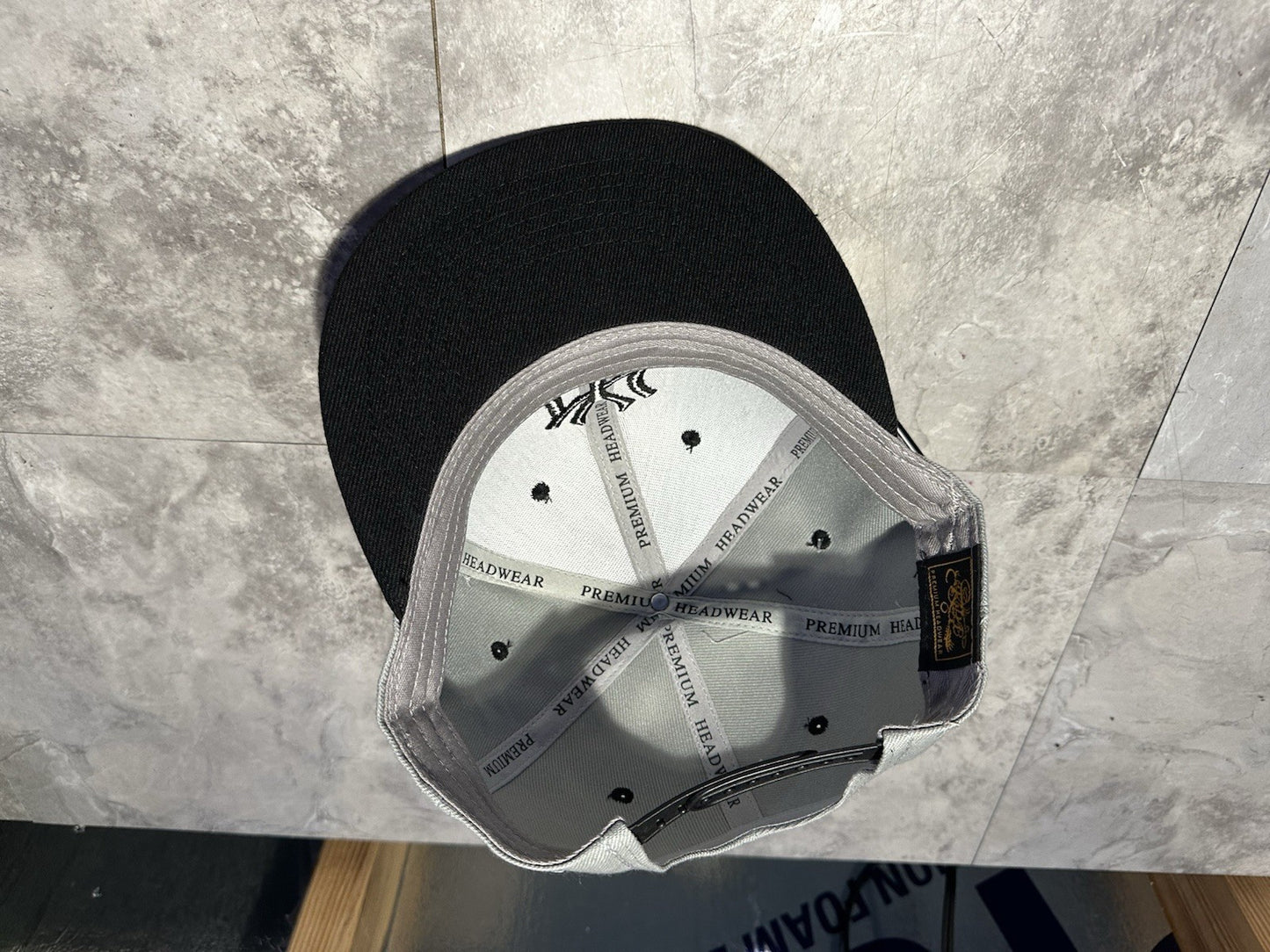 NWT Kipa Premium New York Yankees Gray/ Black NY/ Black Brim Hat Cap L